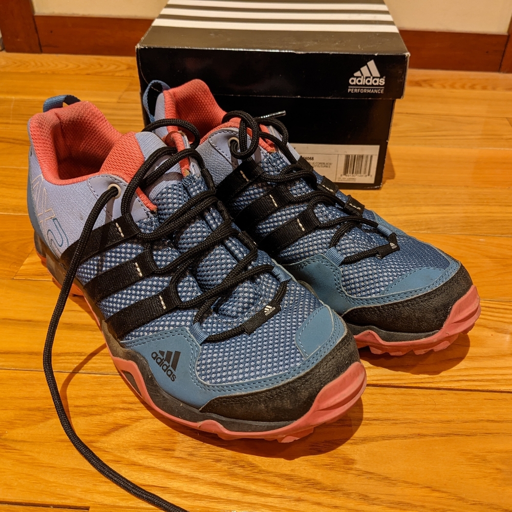 Women's Adidas Terrex AX2 Hiking Shoes, size 7.5